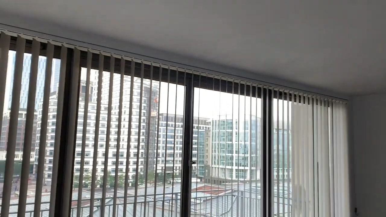 Electric Vertical Blinds Feature