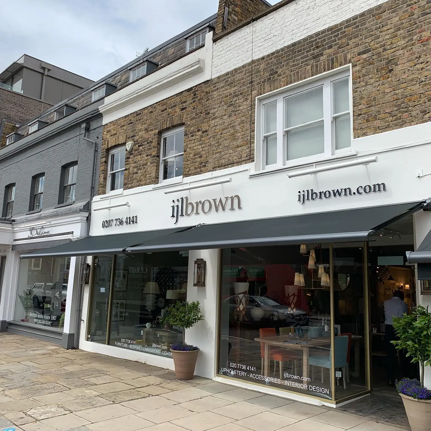 Full cassette retractable awning - Traditional Awning