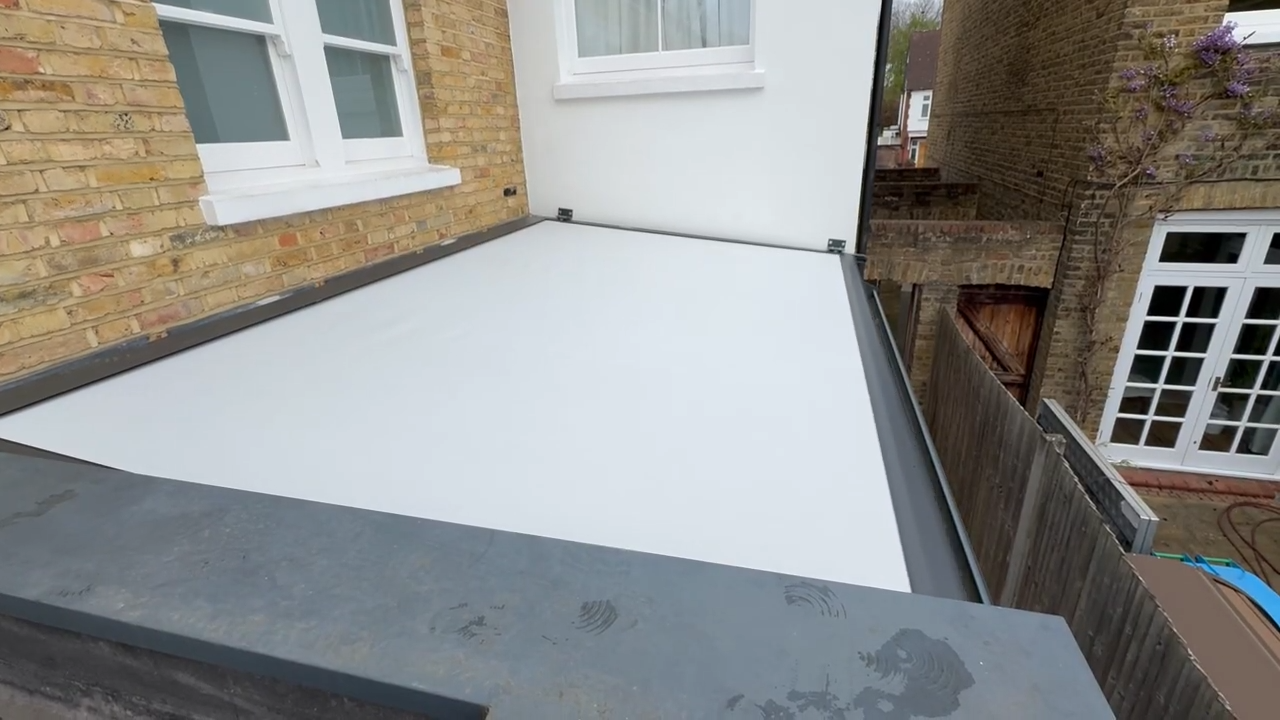 Markilux 770 Tracfix Overglass Awning - Case Study Hampton Wick, Surrey