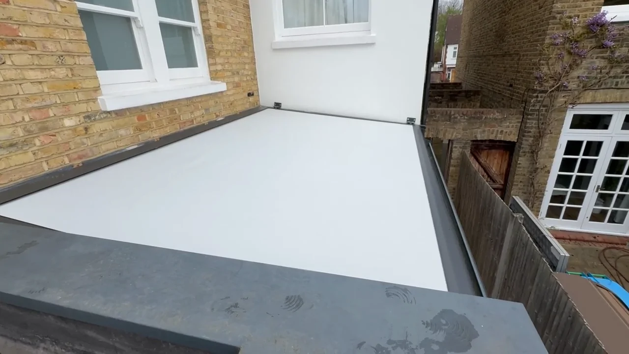Markilux 770 Tracfix Overglass Awning - Case Study Hampton Wick, Surrey