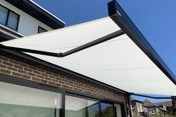 white markilux 970 awning